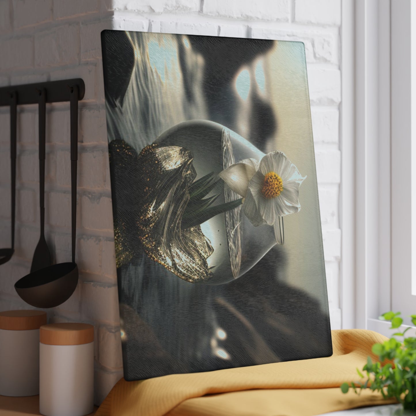 Glass Cutting Board Daffodil 1