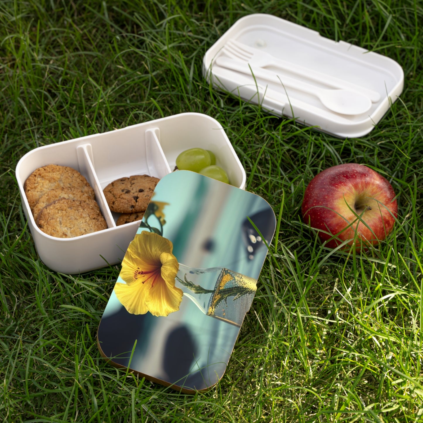 Bento Lunch Box Yellow Hibiscus glass 3