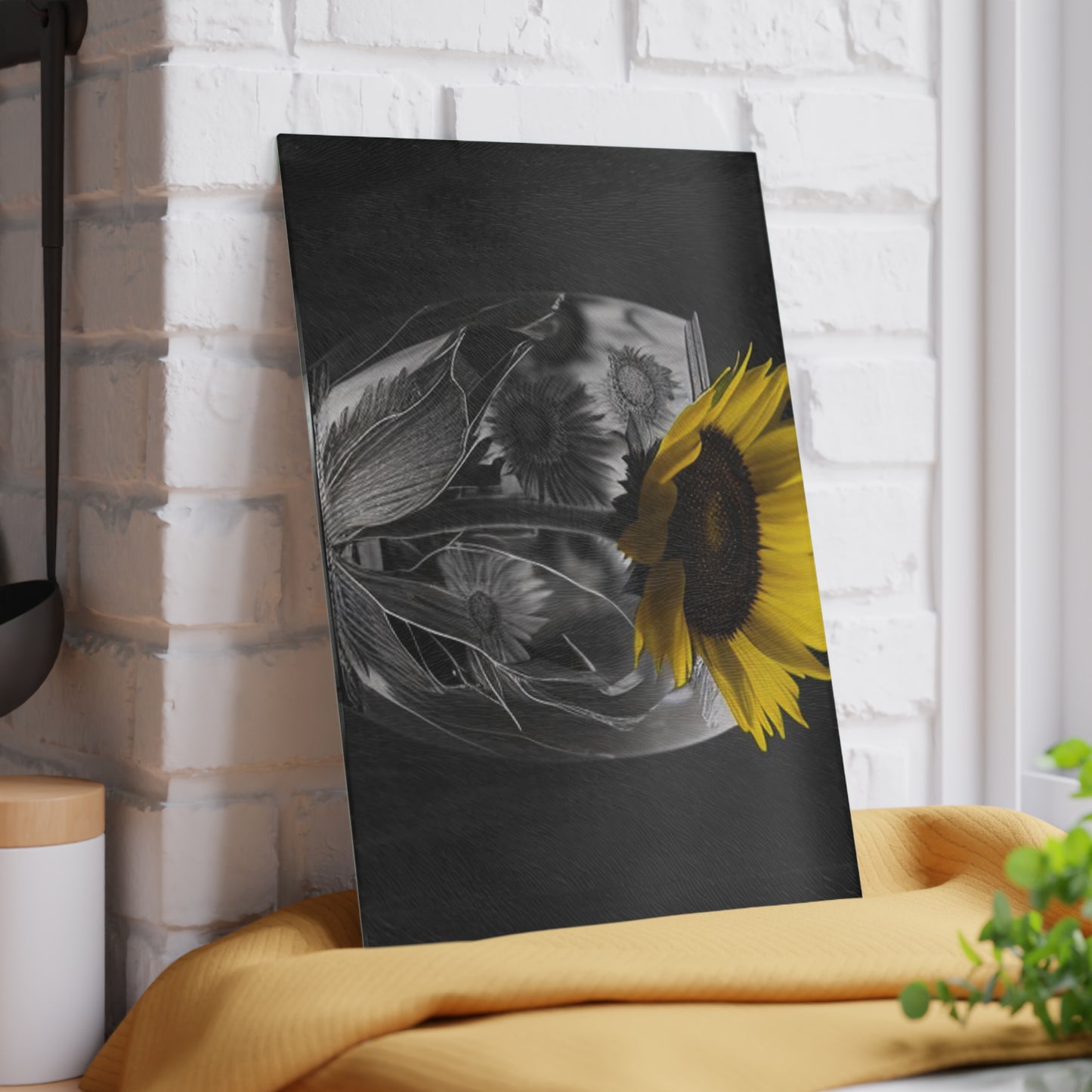 Glass Cutting Board Yellw Sunflower in a vase 1