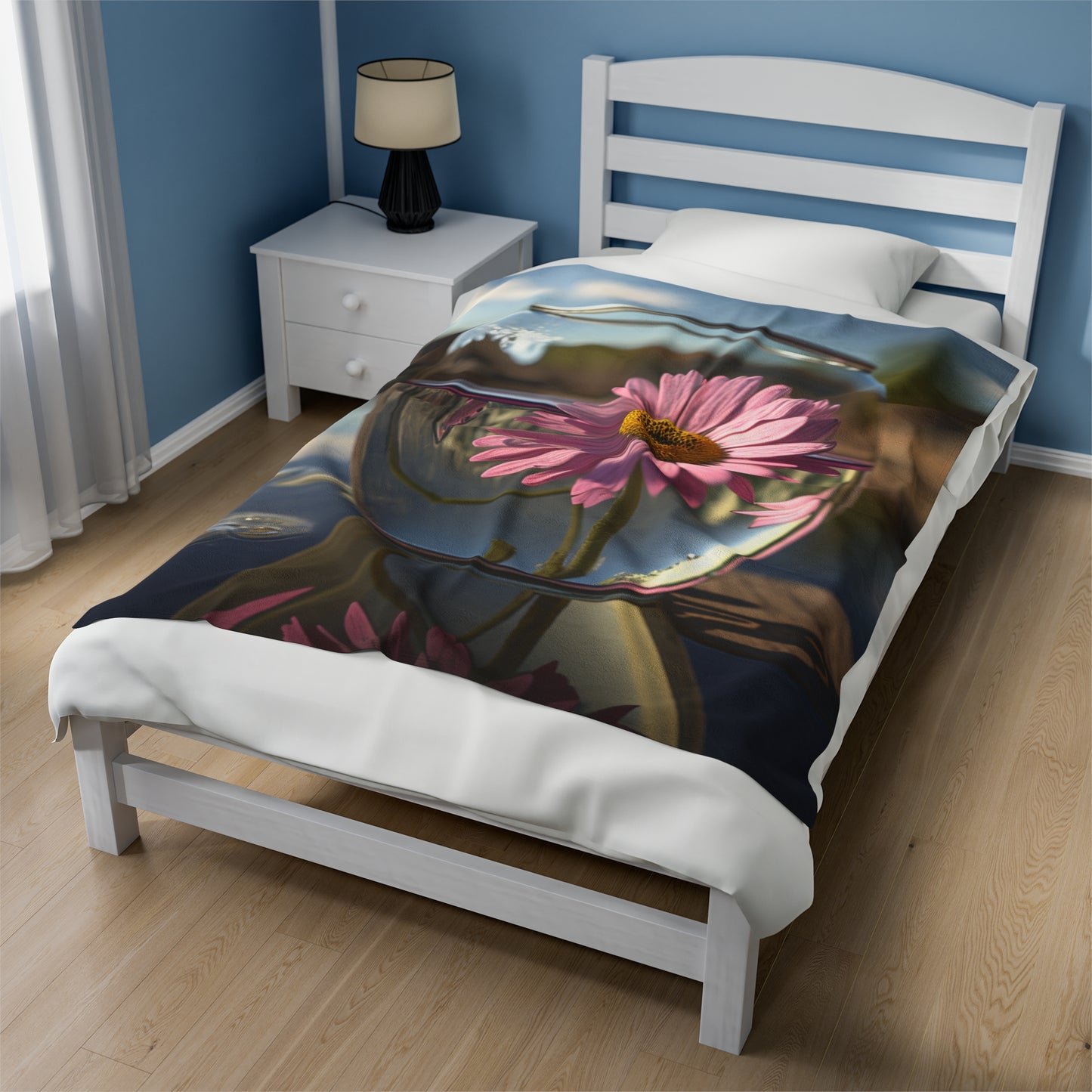 Velveteen Plush Blanket Daisy in a vase 1