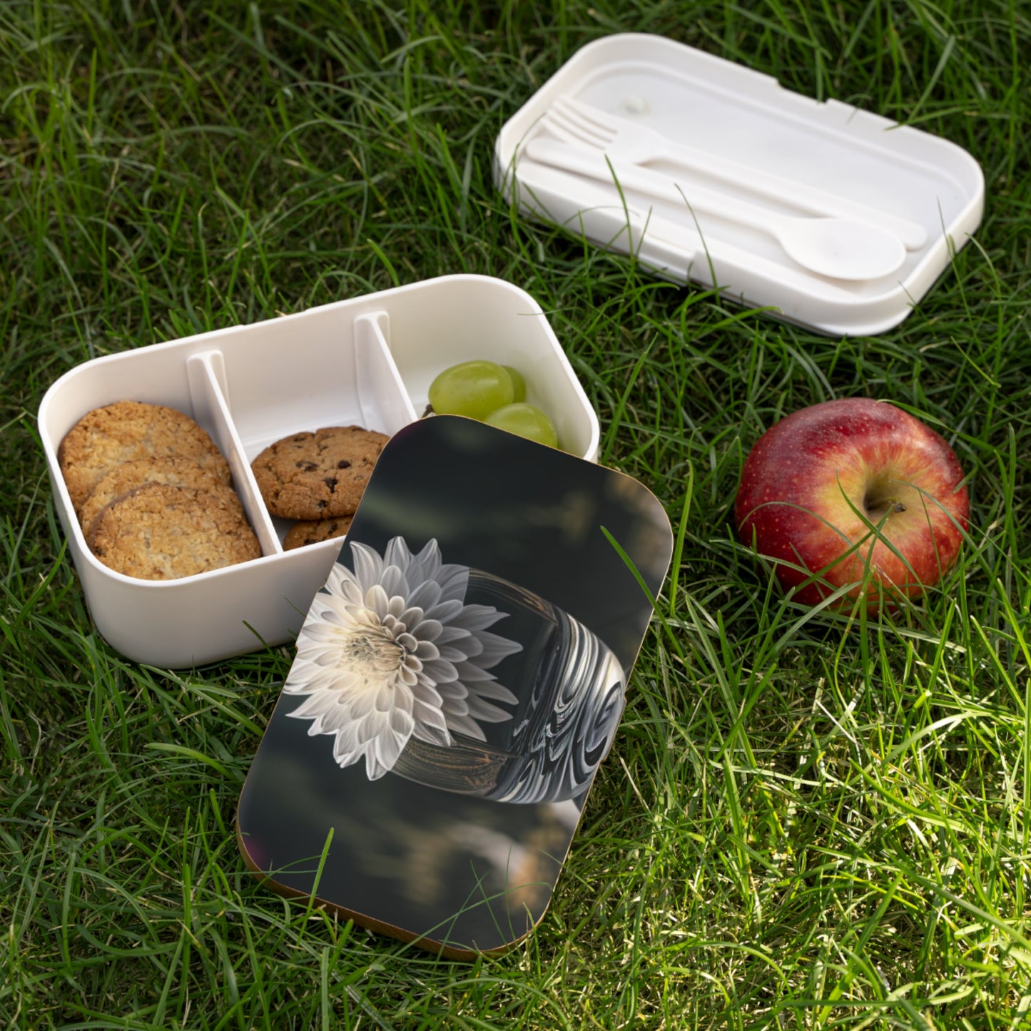 Bento Lunch Box White Dahlia 2