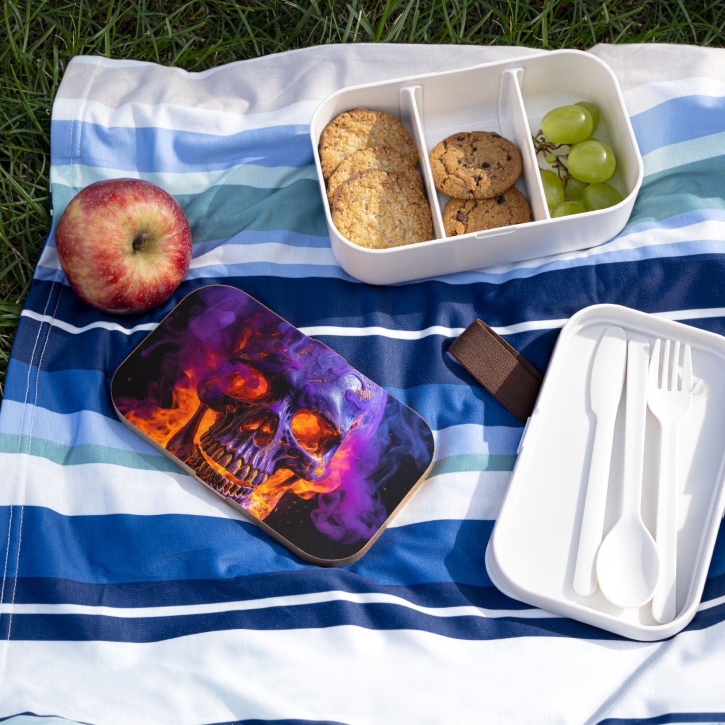 Bento Lunch Box Macro Skull 1