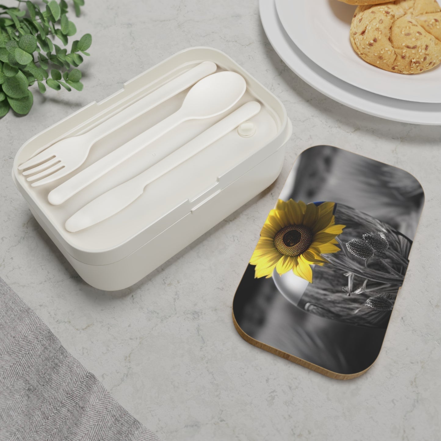 Bento Lunch Box Yellw Sunflower in a vase 3