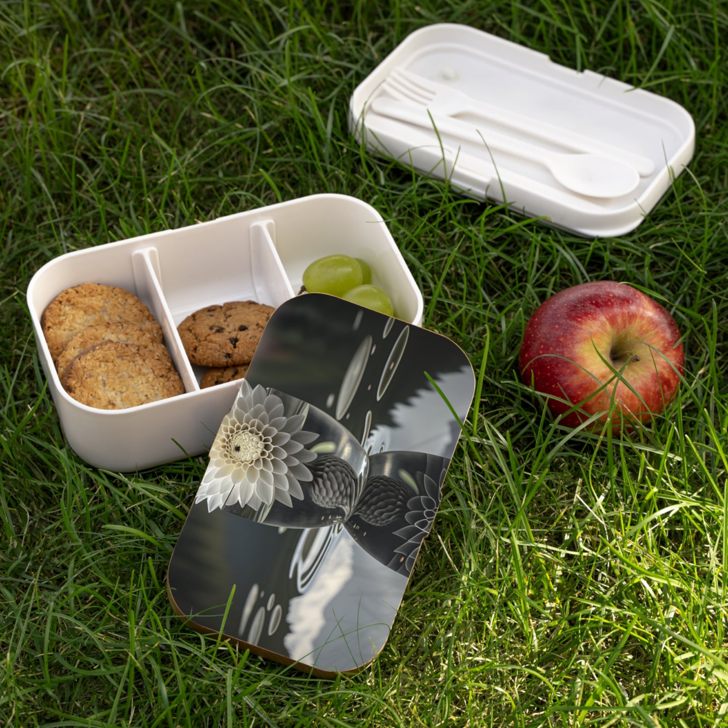 Bento Lunch Box White Dahlia 3