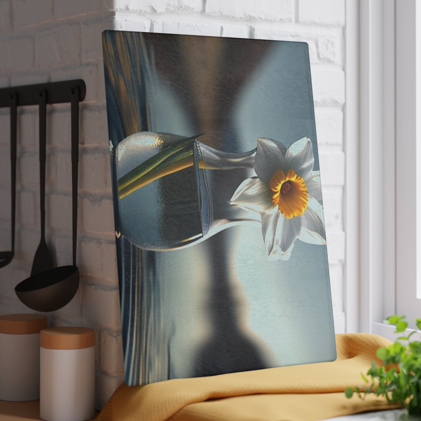 Glass Cutting Board Daffodil 3