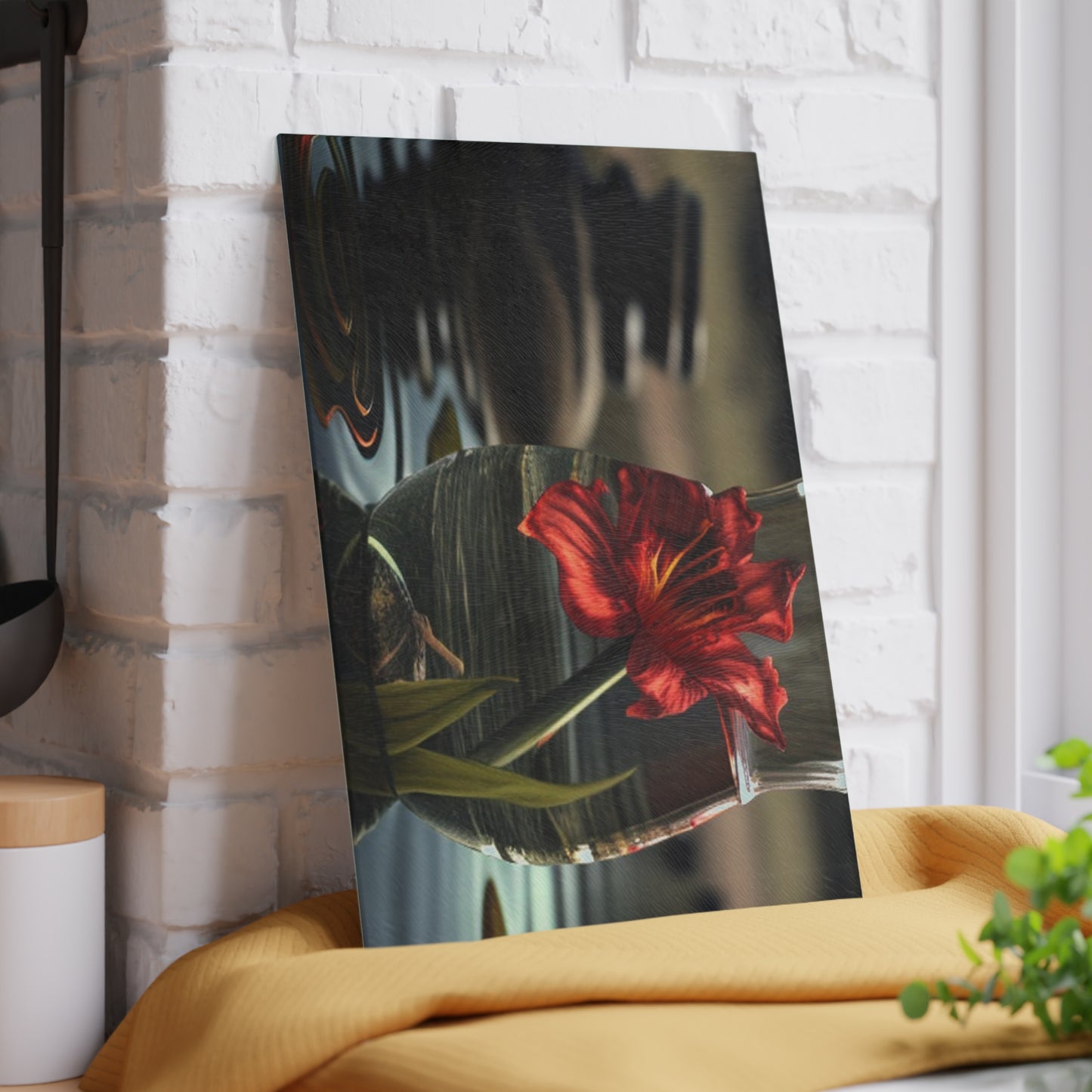 Glass Cutting Board Red Lily in a Glass vase 4