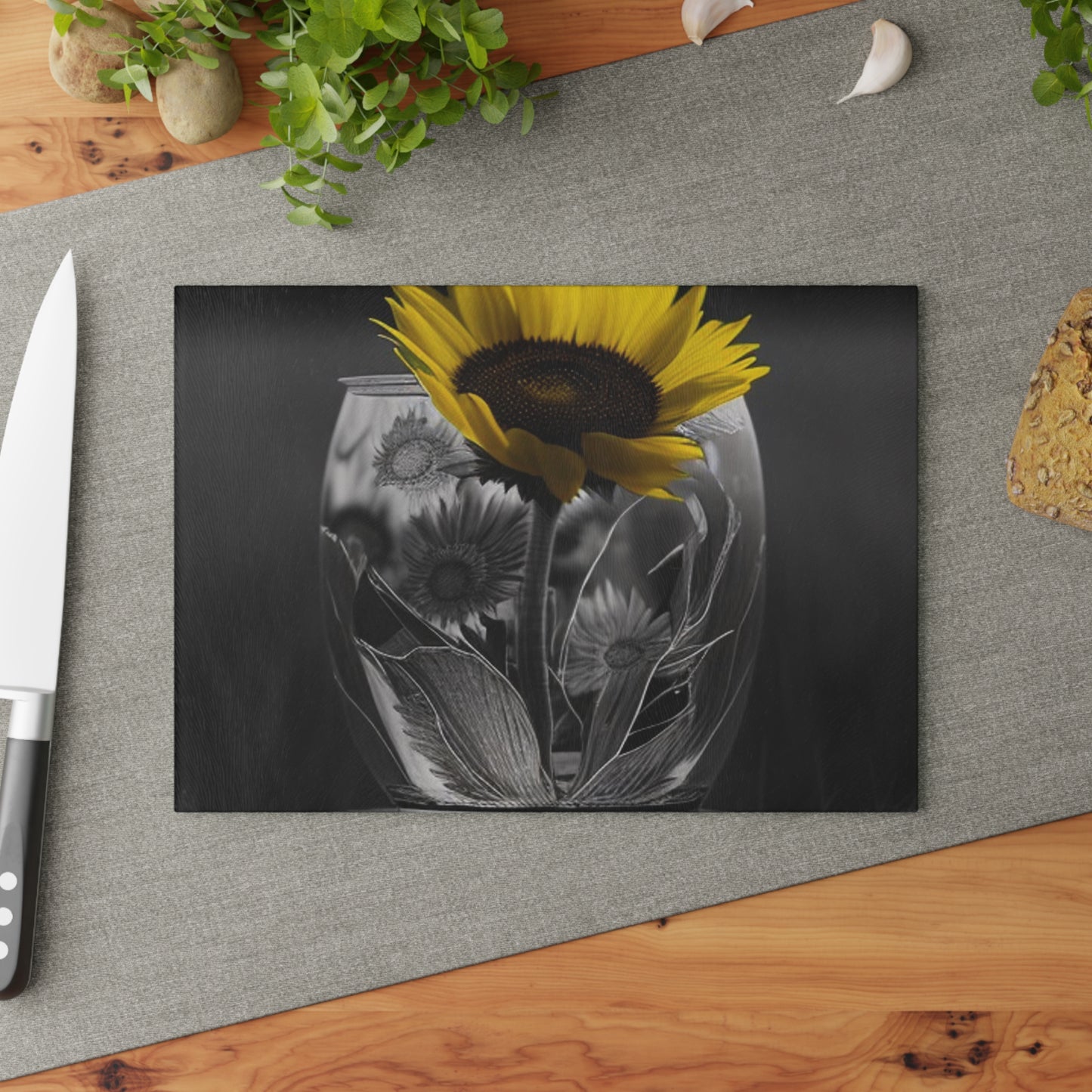 Glass Cutting Board Yellw Sunflower in a vase 1