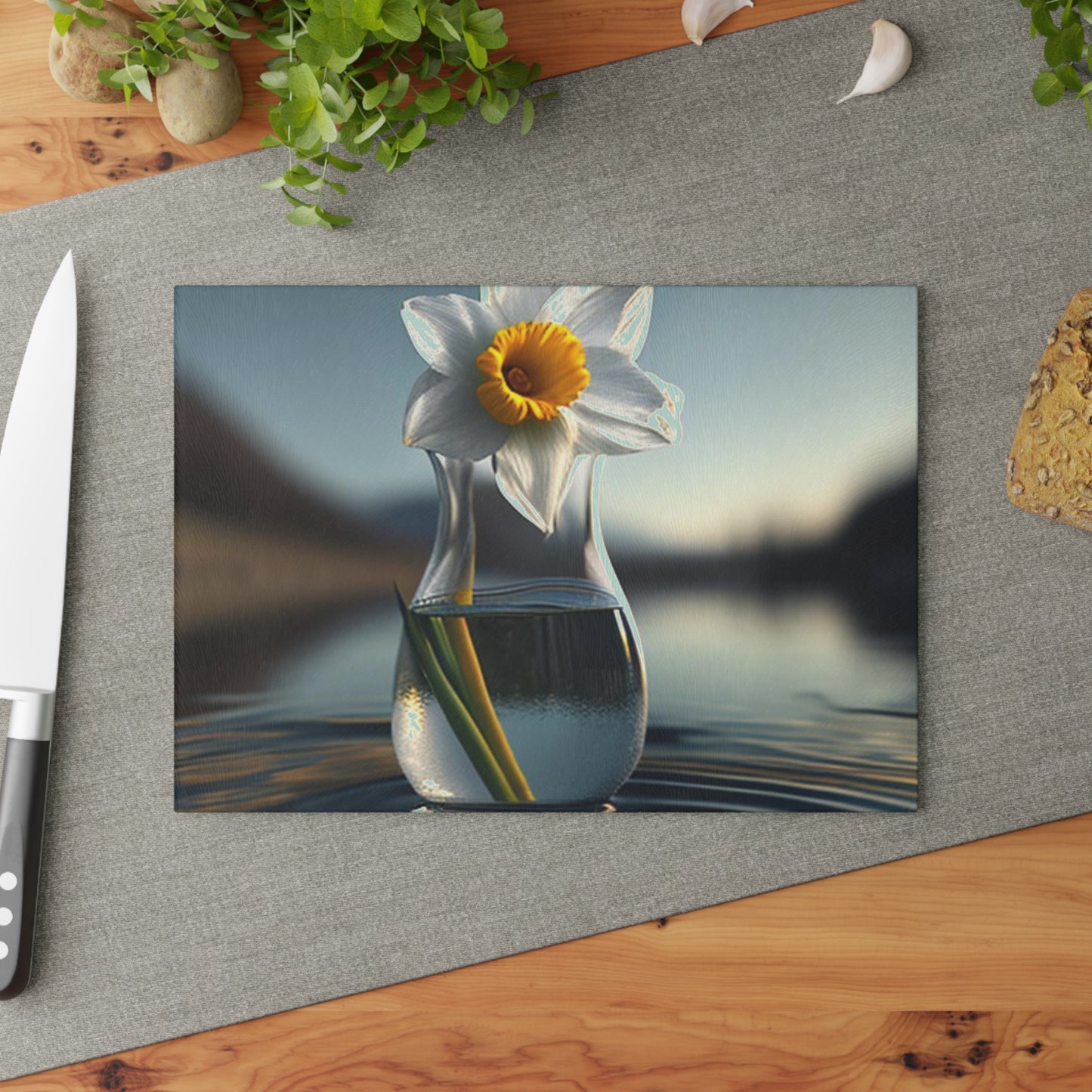 Glass Cutting Board Daffodil 3