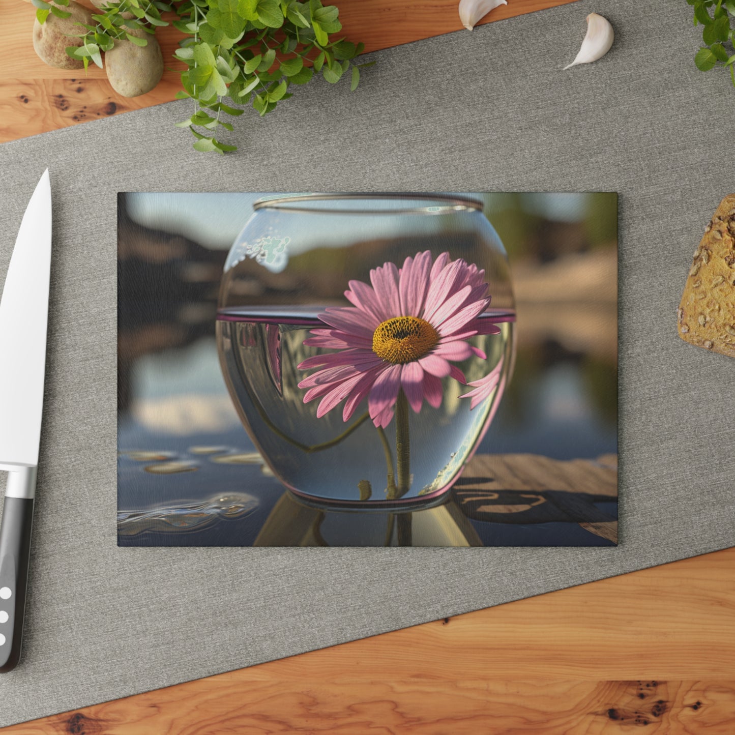 Glass Cutting Board Daisy in a vase 1