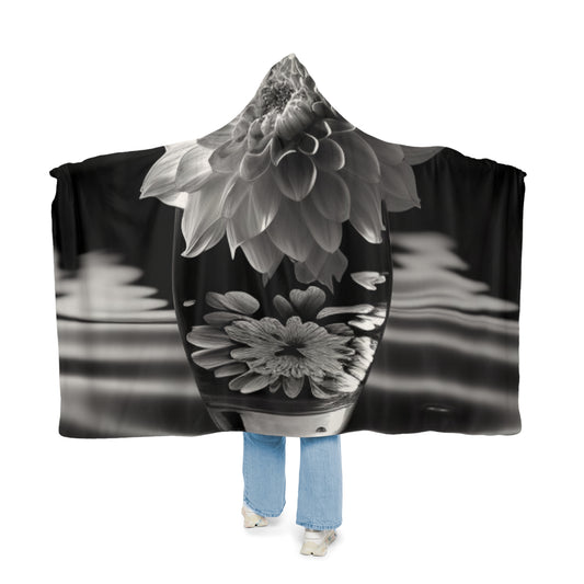 Snuggle Hooded Blanket White Dahlia 4