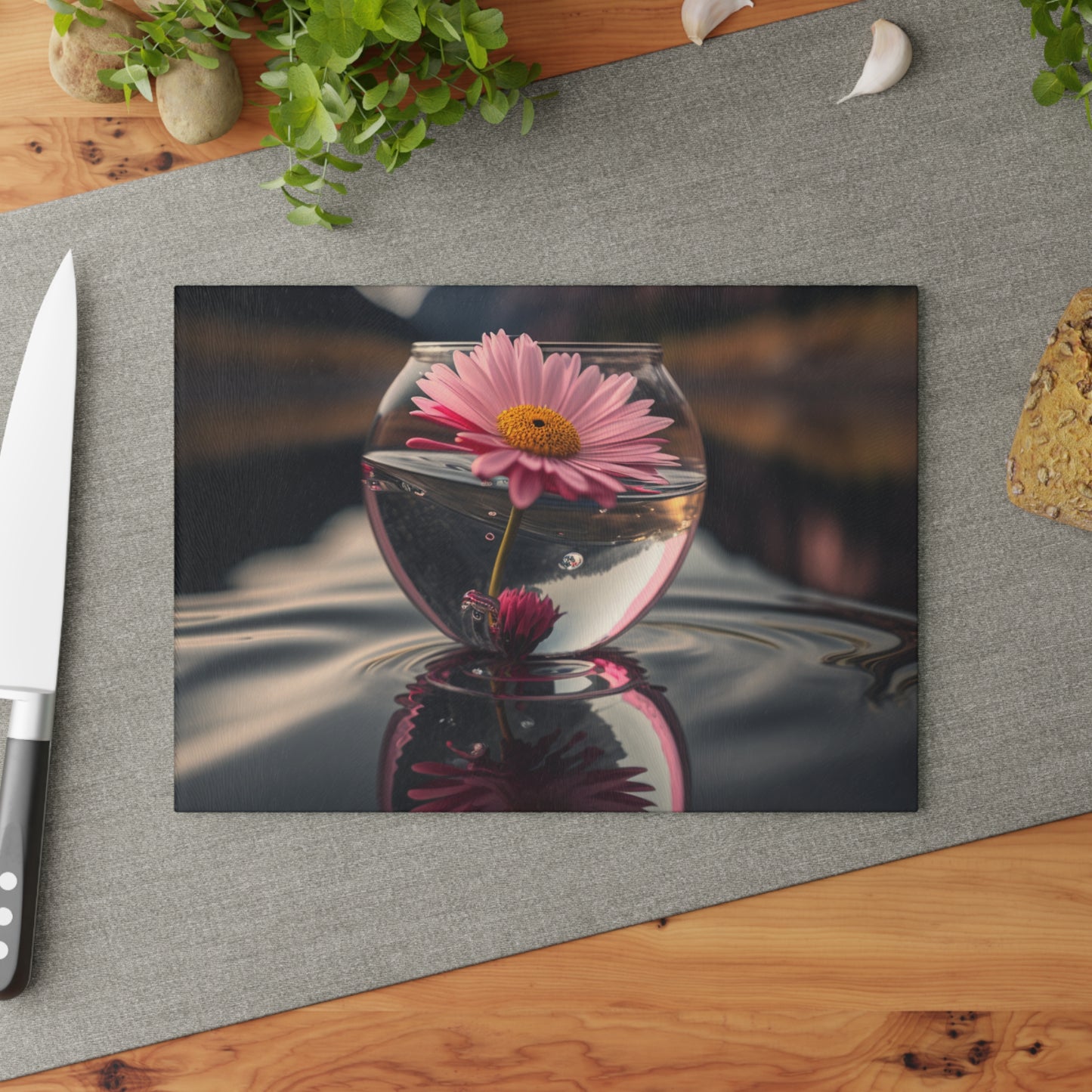 Glass Cutting Board Daisy in a vase 3