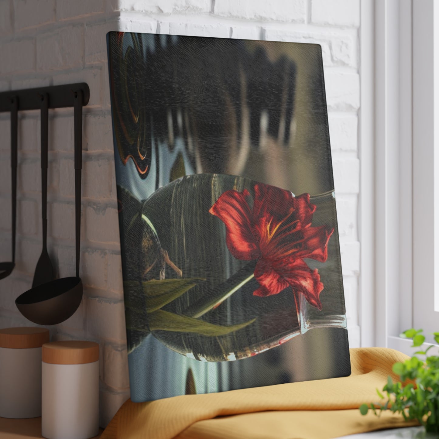 Glass Cutting Board Red Lily in a Glass vase 4