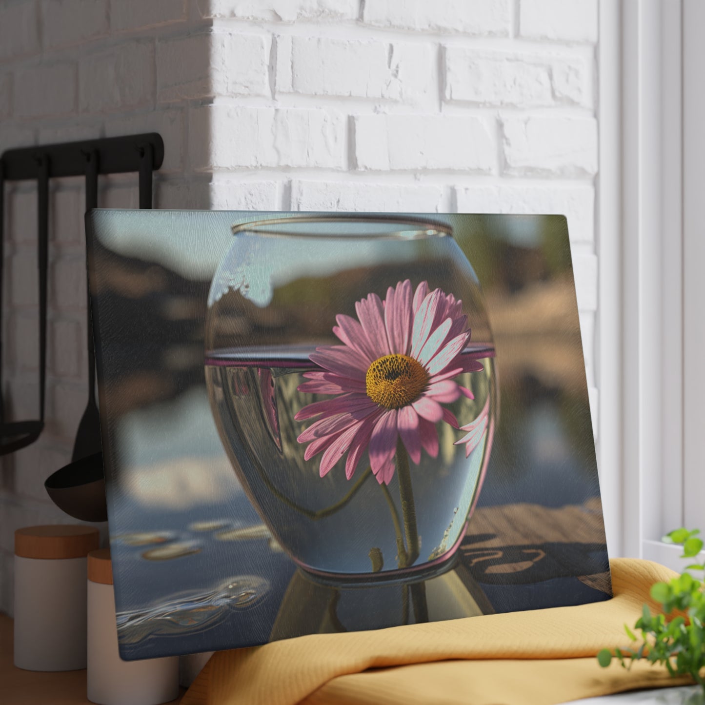 Glass Cutting Board Daisy in a vase 1