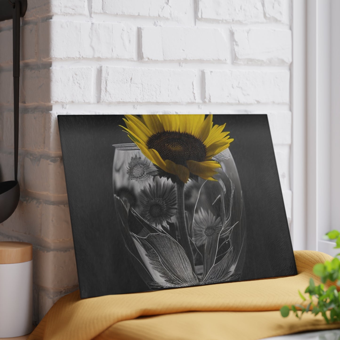 Glass Cutting Board Yellw Sunflower in a vase 1