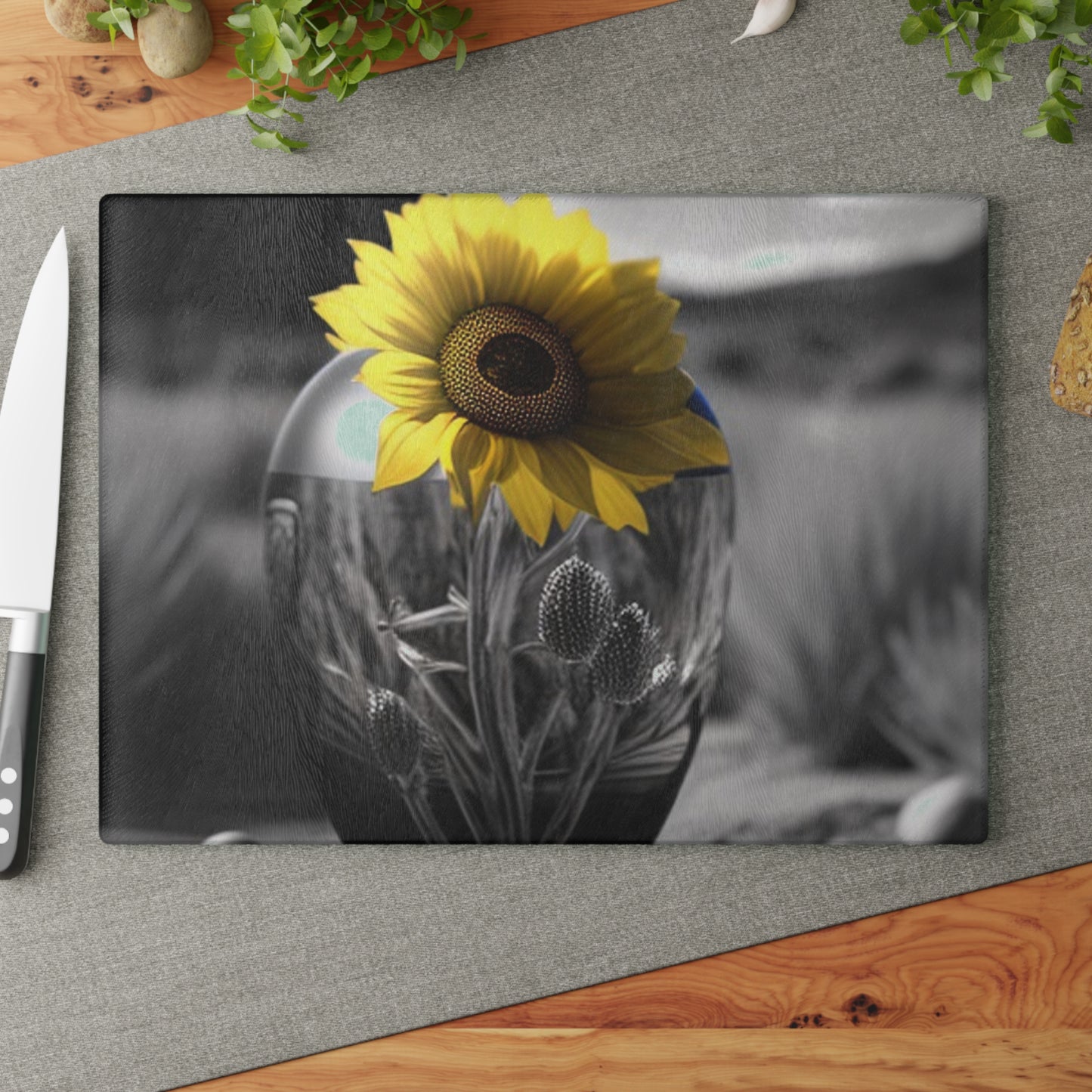 Glass Cutting Board Yellw Sunflower in a vase 3