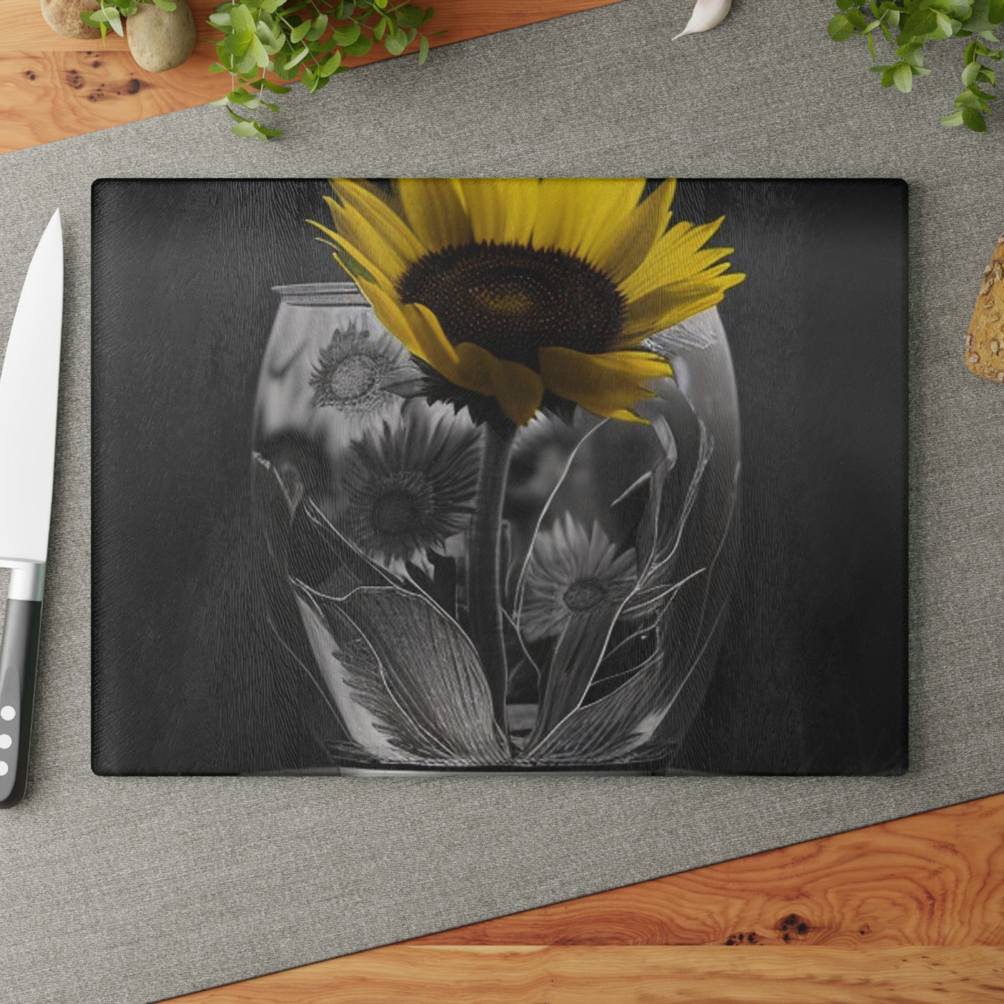 Glass Cutting Board Yellw Sunflower in a vase 1