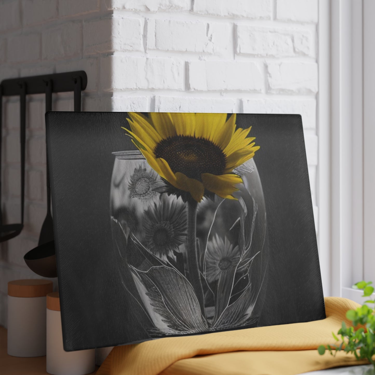 Glass Cutting Board Yellw Sunflower in a vase 1