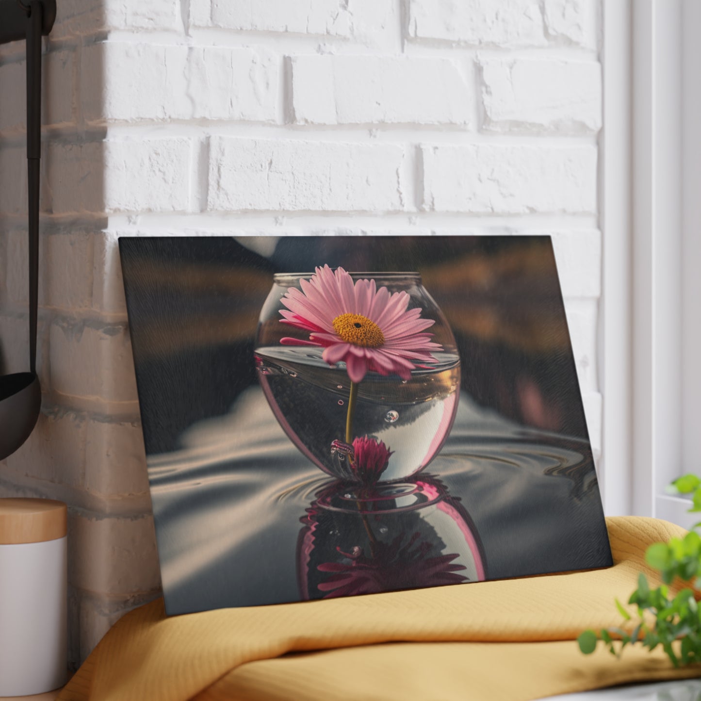 Glass Cutting Board Daisy in a vase 3