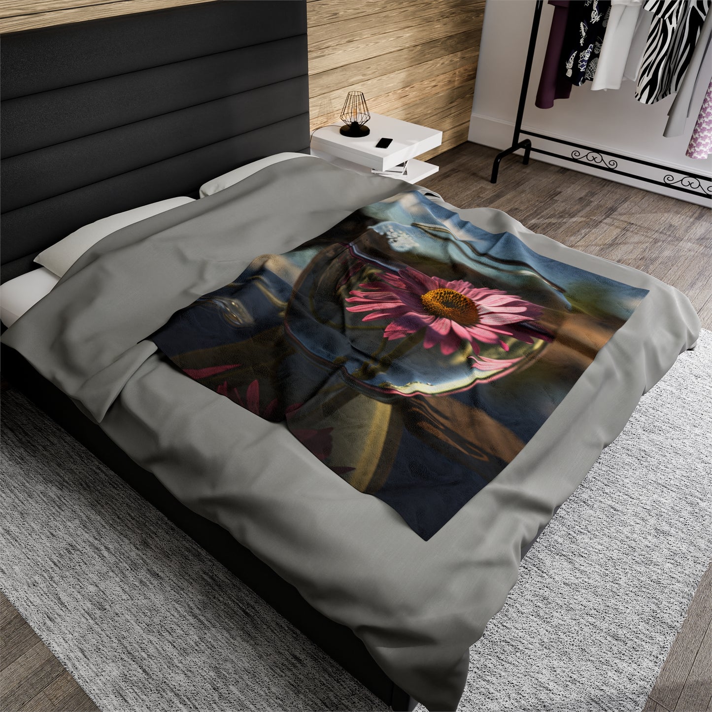 Velveteen Plush Blanket Daisy in a vase 1