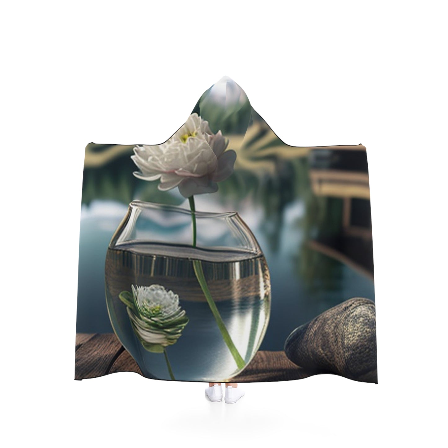 Hooded Blanket White Peony glass vase 2