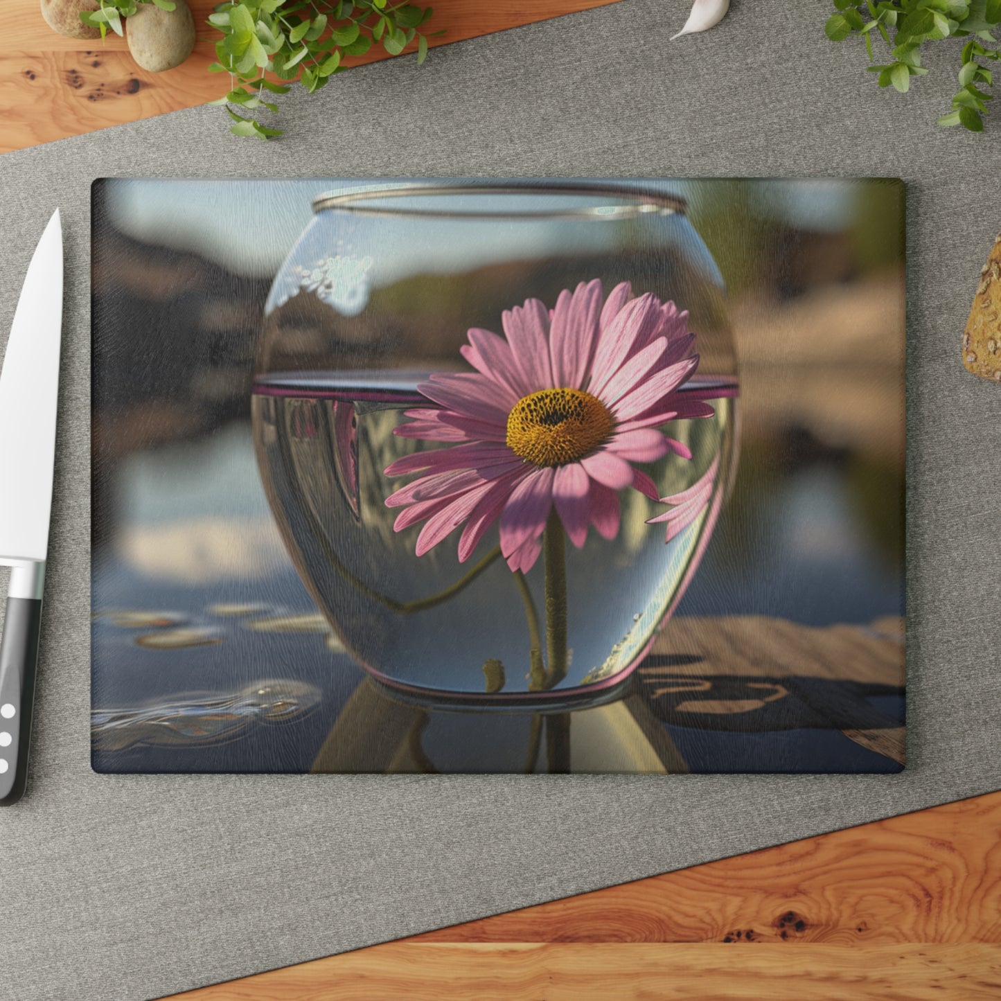 Glass Cutting Board Daisy in a vase 1