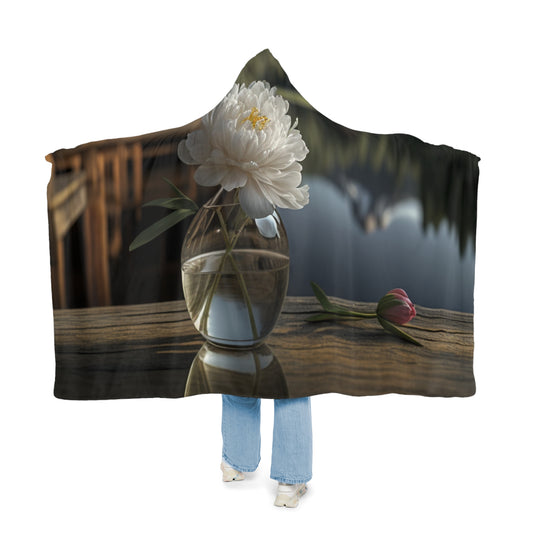 Snuggle Hooded Blanket White Peony glass vase 4