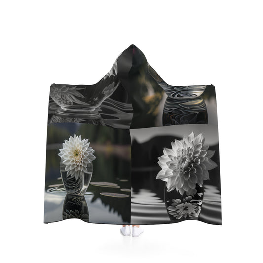 Hooded Blanket White Dahlia 5