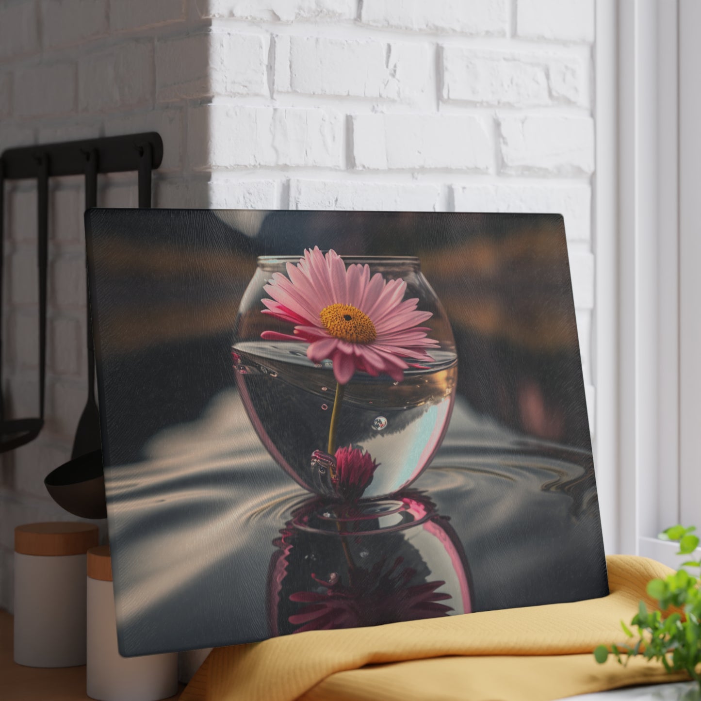 Glass Cutting Board Daisy in a vase 3